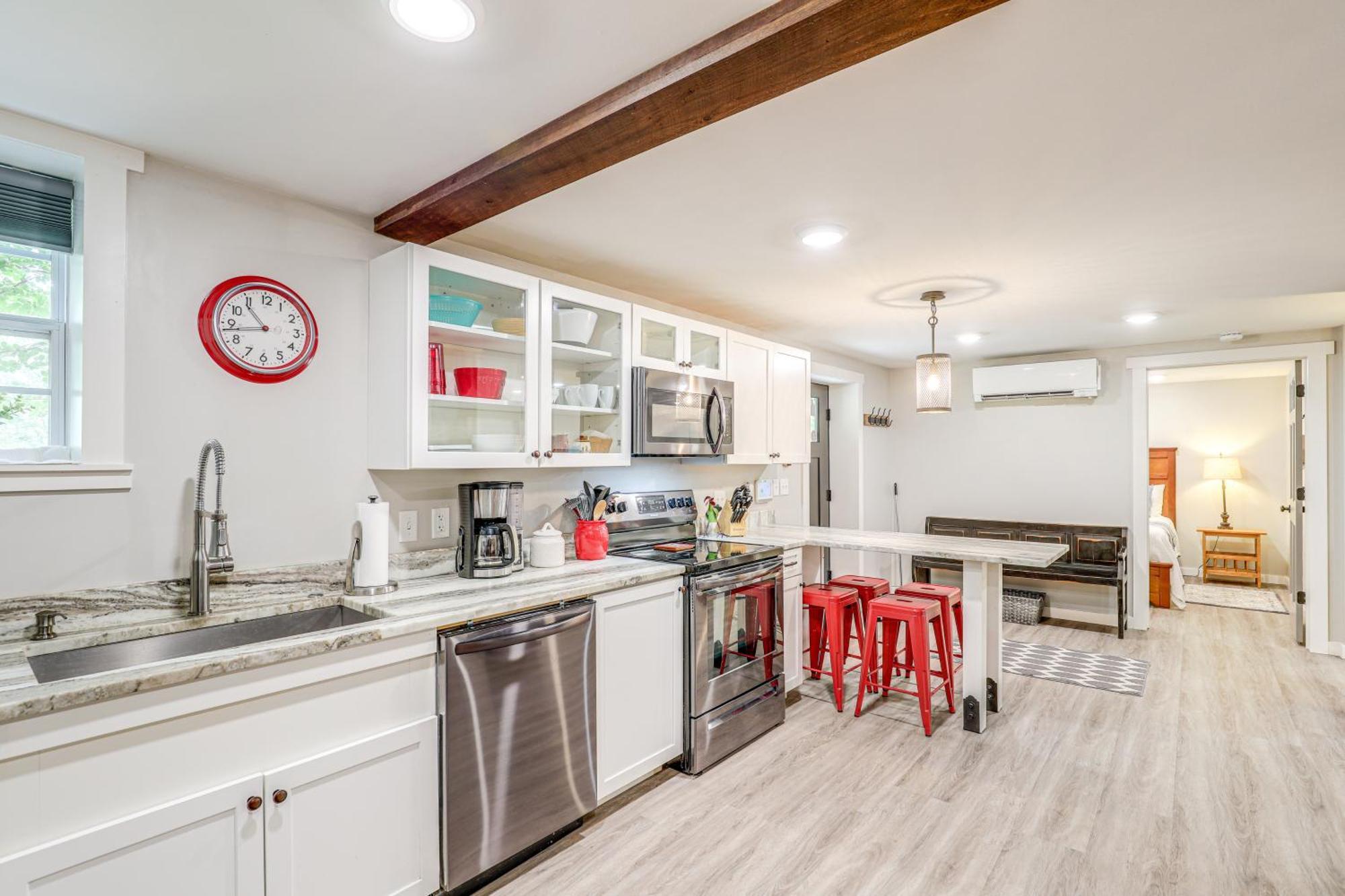 Modern Weaverville Apartment - Walk To Downtown! Εξωτερικό φωτογραφία